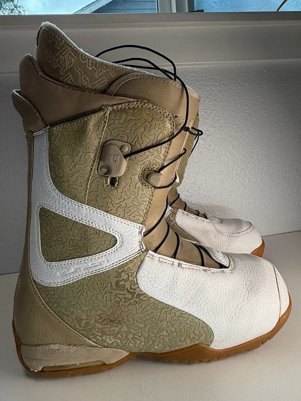 Burton Ion Snowboard Boots Mens 12 Beige White Y2K Speed Lace New laces included